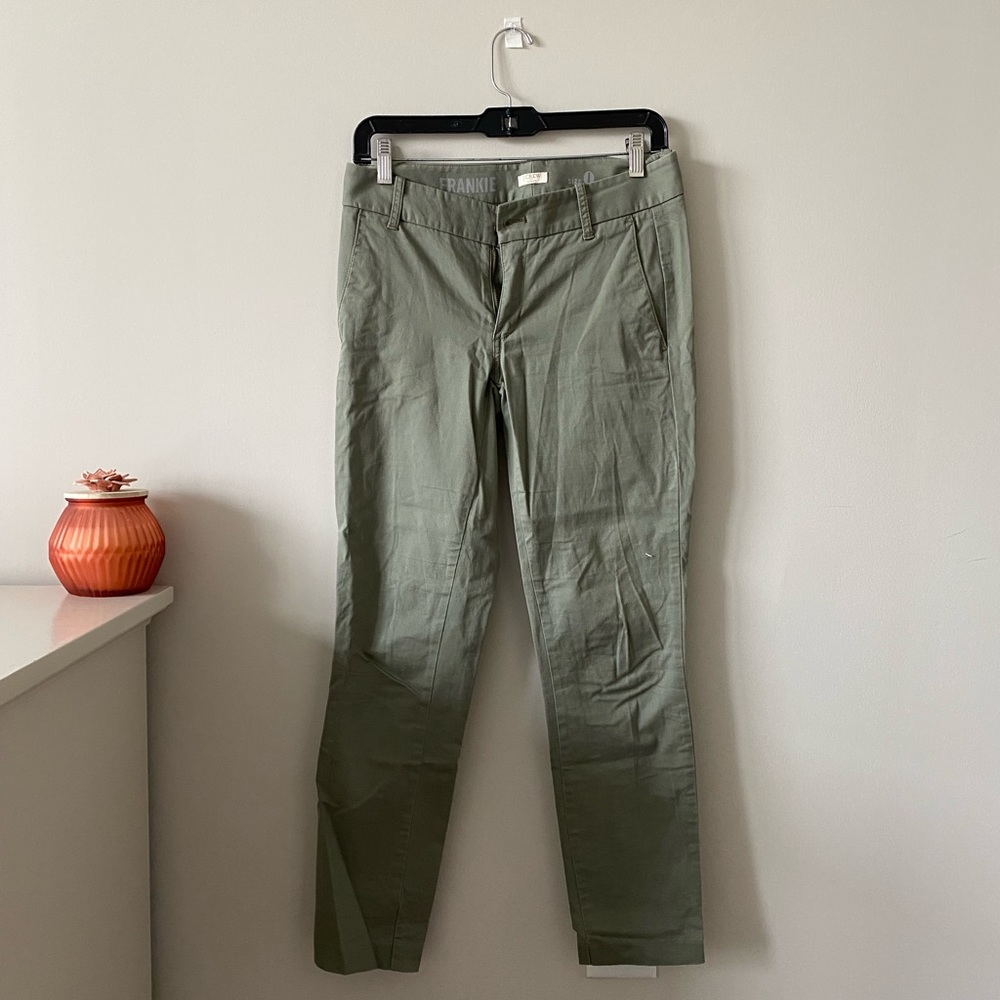 J CREW Size 0 Frankie Chino - Stretch. In OLIVE.